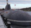 Ponorka třídy Akula u mola