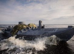 Plující námořní dron Sea Baby s raketami
