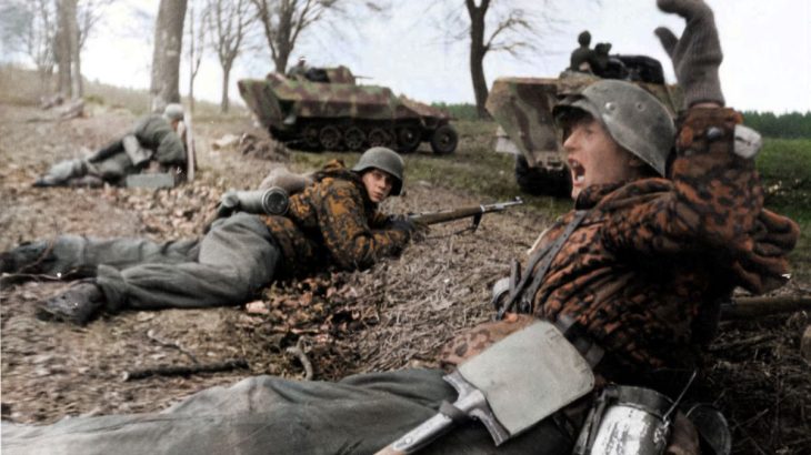 Waffen-SS, vojáci se chystají k protiútoku, Pomořansko, 1945