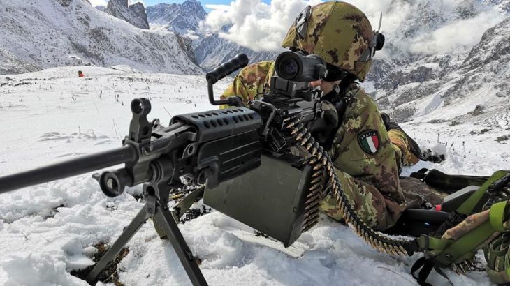 FN Minimi, italská armády během cvičení, Val Maira, 2020