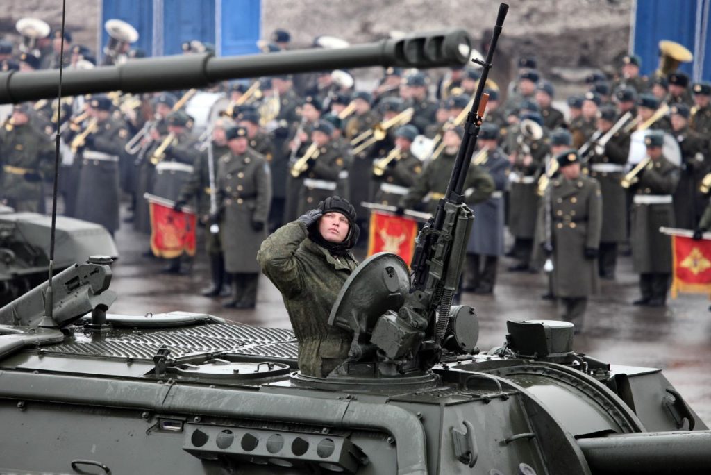 Kulomet NSVT, instalován na ruskémhoufnici 2S19 Msta-S, ruská armáda, 2019