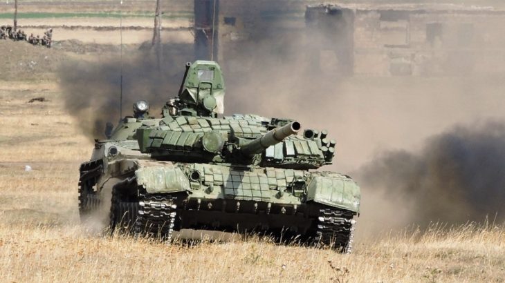 Tank T-72B s reaktivním pancéřováním