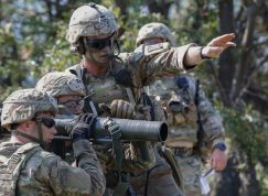 Američtí výsadkáři při cvičení NATO