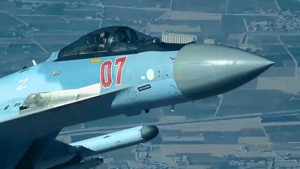 Su-35S zachycený americkým dronem nad Sýrií