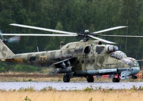 Mi-24P na letišti