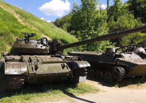 Vystavený tank T-62M