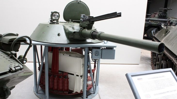 Kanon 2A28 Grom ve věži z BMP-1