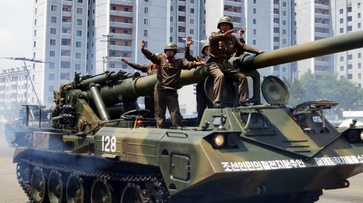 Severokorejští vojáci s dělem M1989 Koksan