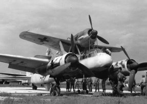 Ukořistěný Mistel tvořený Junkers Ju 88 a Focke-Wuld Fw 190