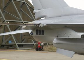 Pylon Terma PIDS+ na letounu F-16