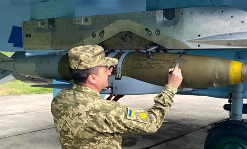 Puma JDAM-ER na ukrajinském Su-27