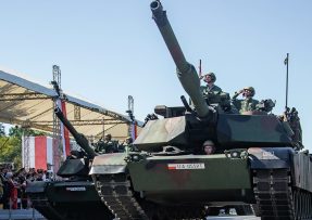 Polské M1 Abrams na přehlídce