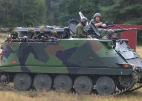 Švédské vozidlo Pansarbandvagn 302