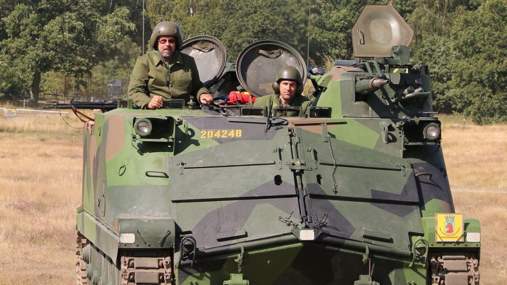 Předek švédského vozidla Pansarbandvagn 302