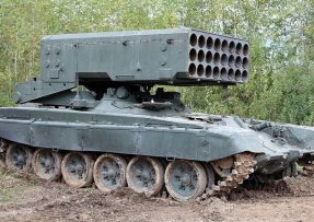 Raketomet TOS-1A Solntsepyok