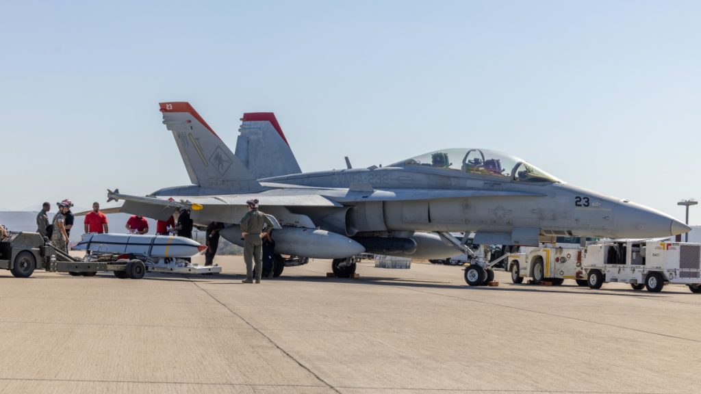 F/A-18 Hornet s AGM-158A JASSM