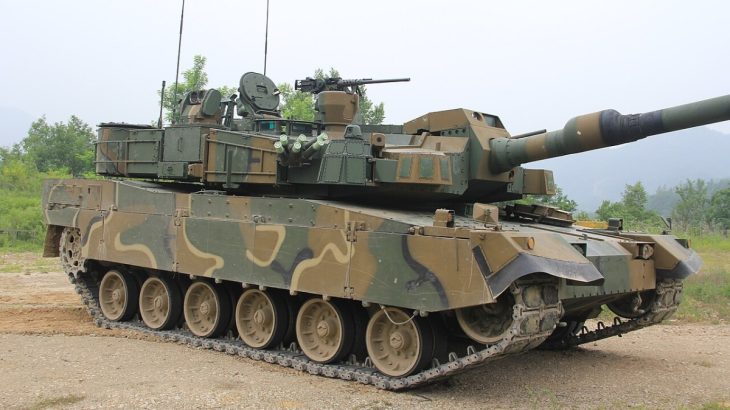 Tank K2 Black Panther se starším typem aktivní ochrany