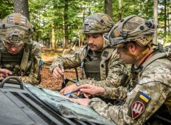 Ukrajinští výsadkáři při výcviku