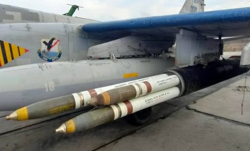 Rakety Zuni na ukrajinském Su-25