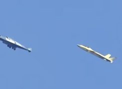 Nejspíše demonstrátor letounu 6. generace označovaný J-36 s letounem J-20