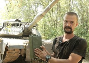 Tank M1A1 Abrams s reaktivním pancířem Kontakt-1