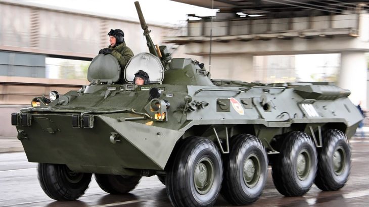 Transportér BTR-80 na přehlídce