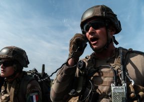 Francouzští vojáci na cvičení