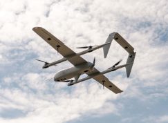 Dron H10 Poseidon za letu