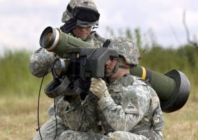 Střelba z FGM-148 Javelin