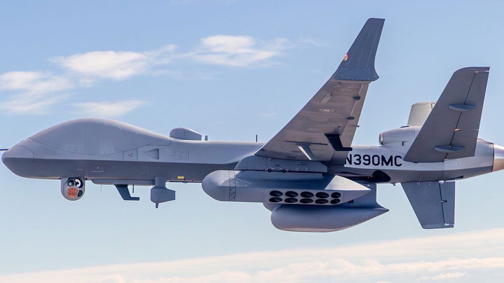 Dron MQ-9B SeaGuardian s dávkovačem sonobójí