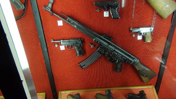 Vystavená puška StG 44