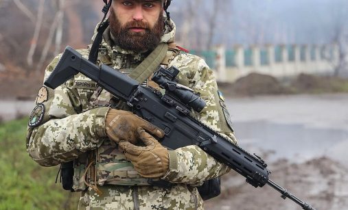 Ukrajinský voják s CZ BREN 2