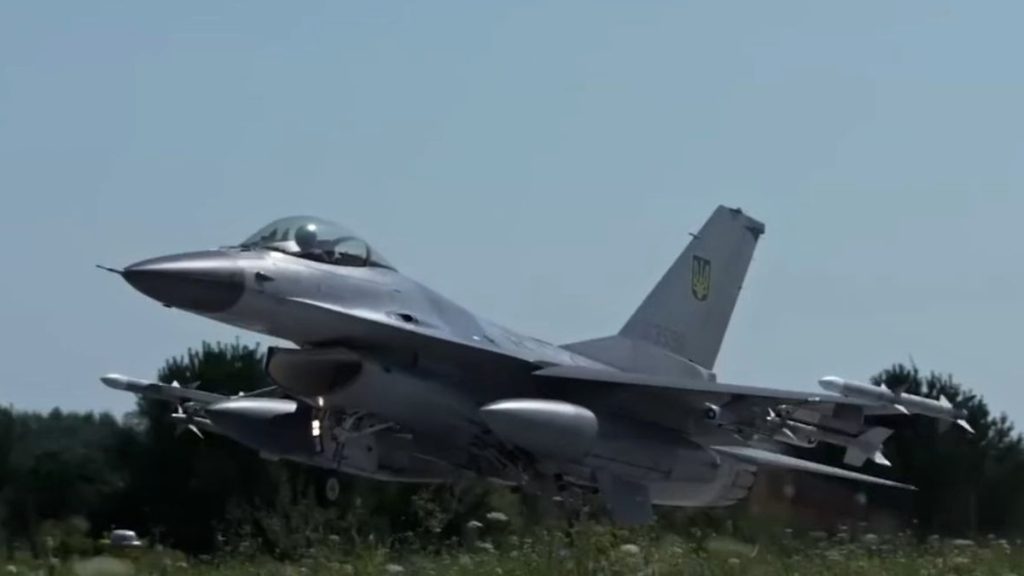 Letoun F-16 MLU ukrajinského letectva