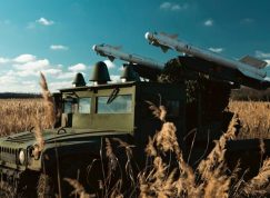 FrankenSAM z vozidla Humvee a R-73