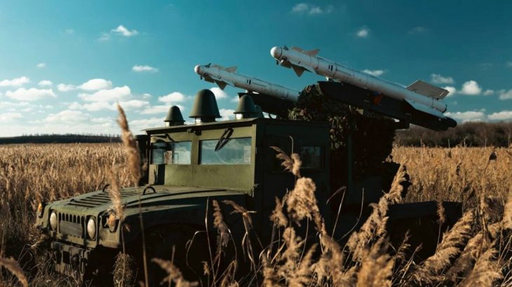 FrankenSAM z vozidla Humvee a R-73