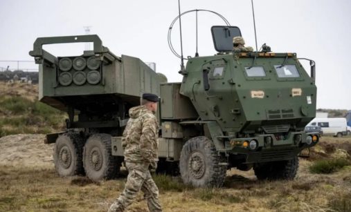 Salvový raketomet M142 HIMARS