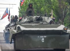 Ruská bojová obrněná vozidla v konvoji