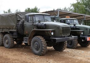 Ruský náklaďák Ural-4320