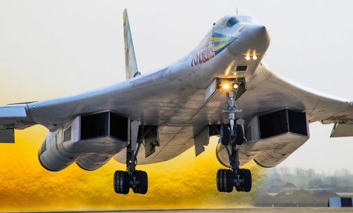 Vzlet bombardéru Tupolev Tu-160