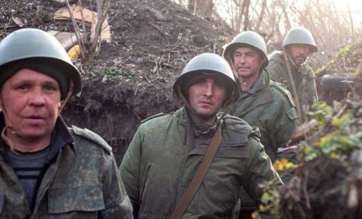 Ruští vojáci – branci v zákopu