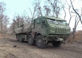 2S22 Bohdana s novou pancéřovanou kabinou