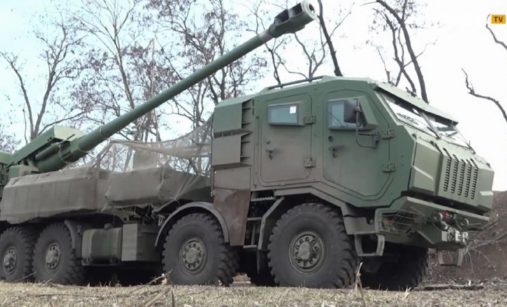 2S22 Bohdana s novou pancéřovanou kabinou