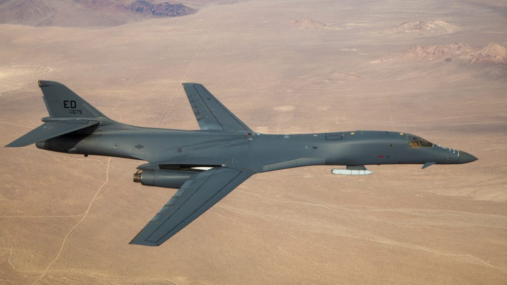 Bombardér B-1 Lancer s AGM-158 JASSM