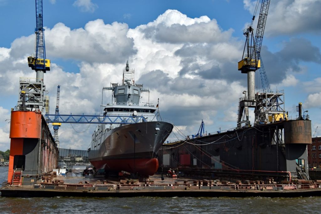 F225 Rheinland-Pfalz, v suchém doku, Hamburg, 2021