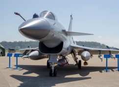 J-10 B, s raketami PL-12