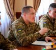 Oleksandr Pivněnko v roli velitele národní gardy