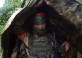 Ruský voják s anti-termovizním pončem