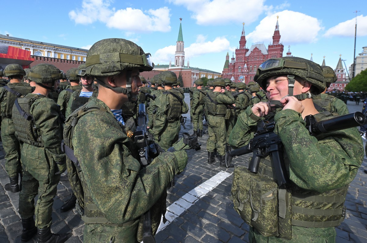 Armáda opět lapá po dechu, tak Putin nadělil Rusům vánoční dárek dříve. Opět vyhlásil velké odvody, aby doplnil ztráty