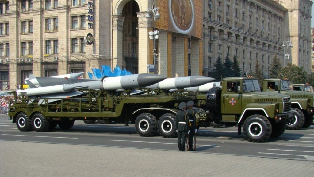 Ukrajinské S-200 na přehlídce v roce 2008