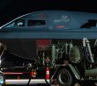 B-2 Spirit při tankování na letišti
